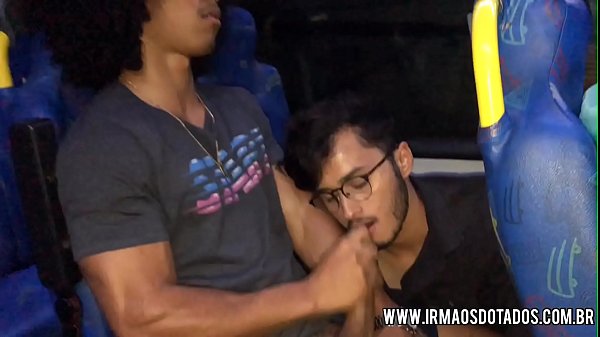 BOQUETE PRO NEGÃO NO ÔNIBUS