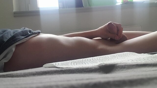 Explosive cumshot – a lot comes out