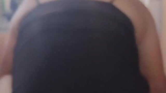 Ivo demonio: honduran cd enjoys playing dress up