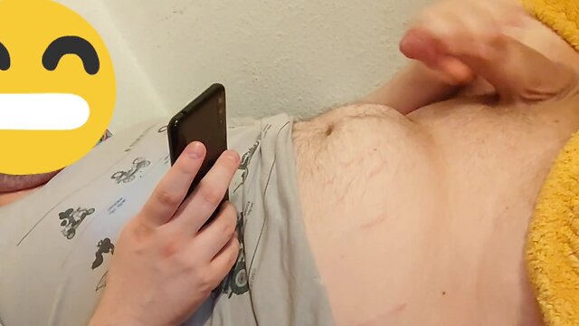 Agitated fap session, spunk on myself