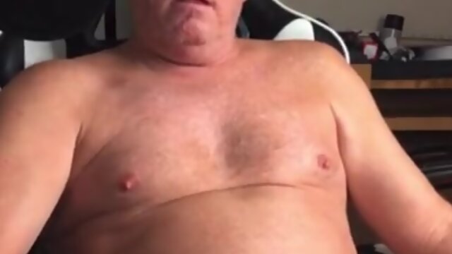 Excited american dad watches a teen pecker