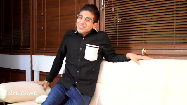 Hetero activa lush 3 en el culo gay cercano 1/2