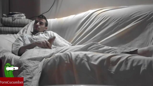 El tour de pajas de jotade te jode: viendo la tv